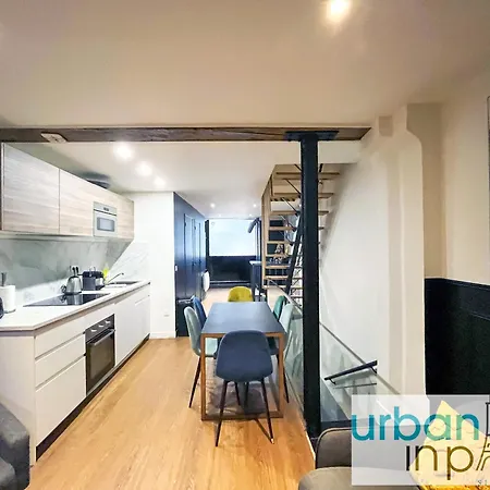 Urban Flat 31 - Lovely Triplex In 아파트 *
